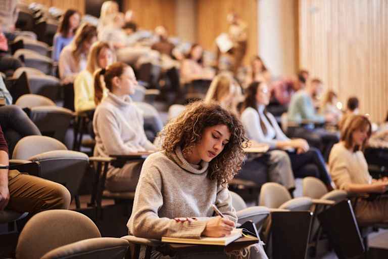 How Hard is it to Get Into a MSW Program Without a BSW?